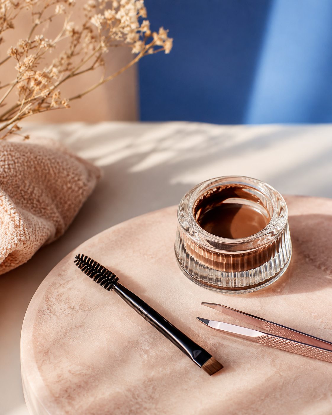 Diseño de cejas en Be-You-tiful Aesthetics